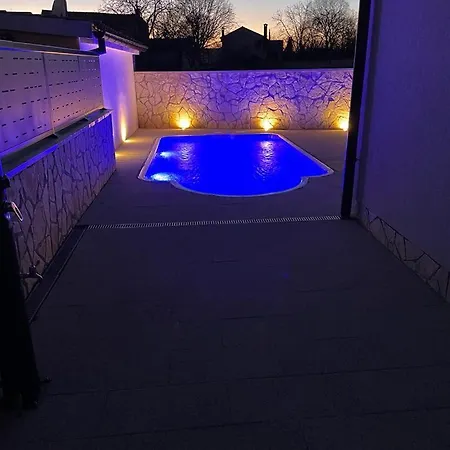 Zara 别墅 波雷奇